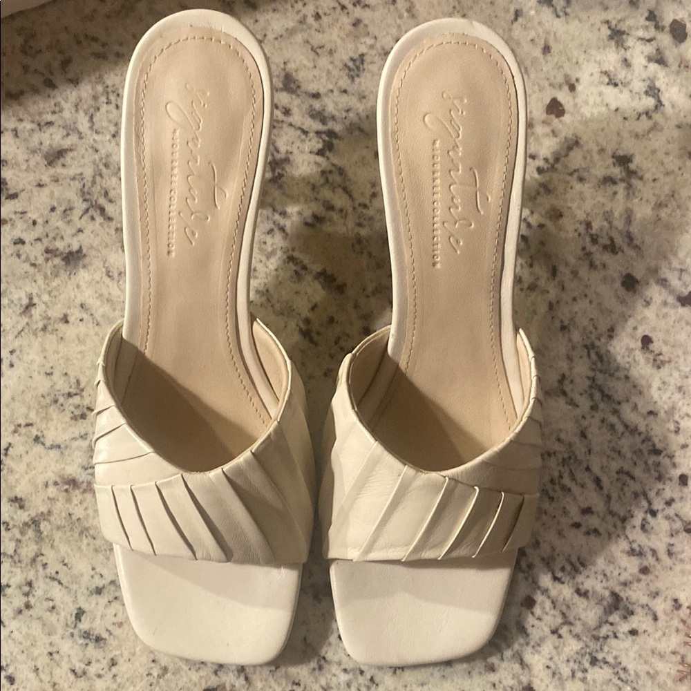 Signature by Journee Collection Cream Mules
